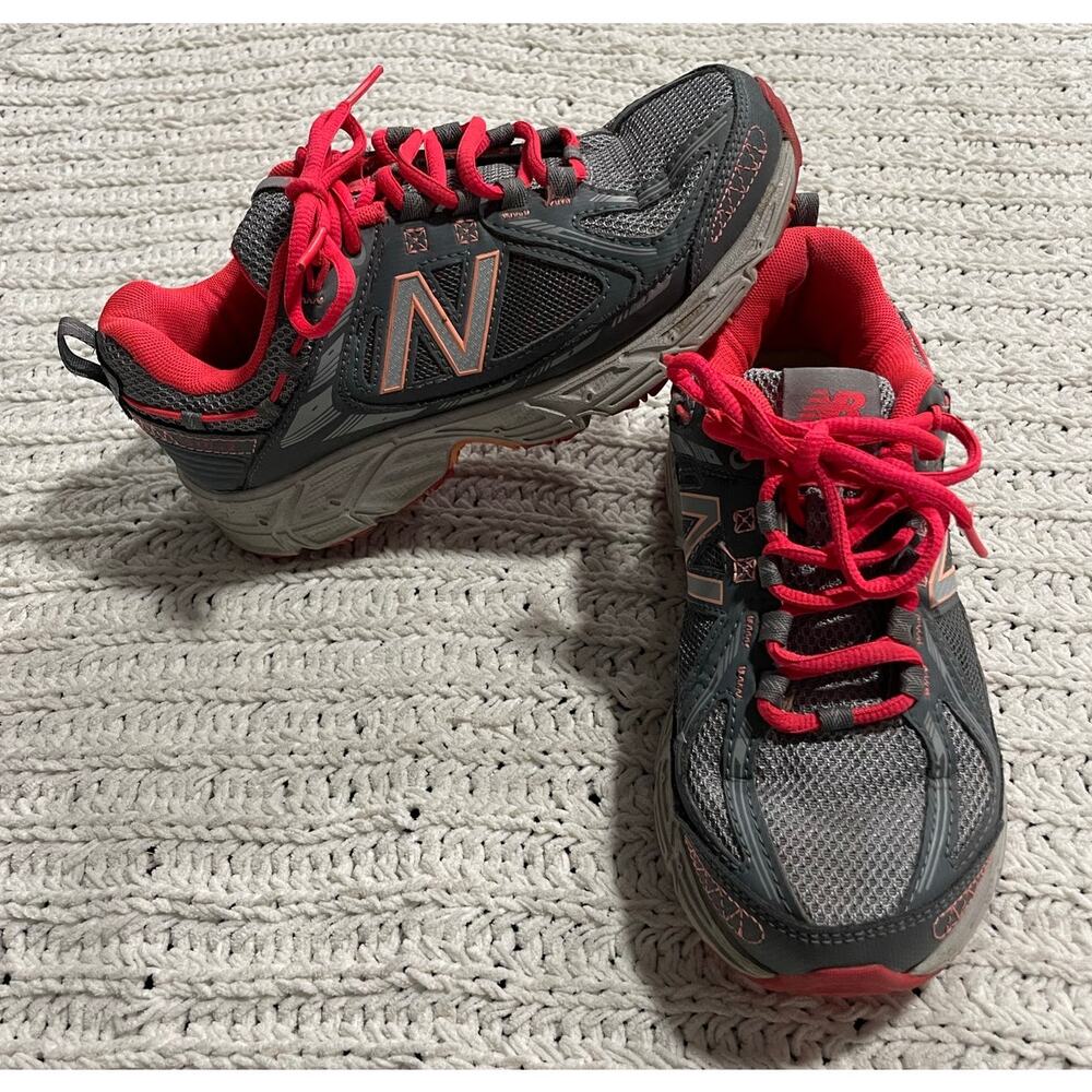 New Balance Sneakers Trail Running Shoes 510V2 Womens Sz 5.5 Gray Coral WT510TP2